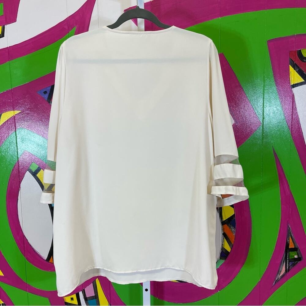 Zenana, 3/4 Sleeve Blouse with Sheer Stripes. Size 1X. In excellent condition! - Picture 5 of 6